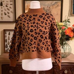 Old Navy leopard print sweater Medium P